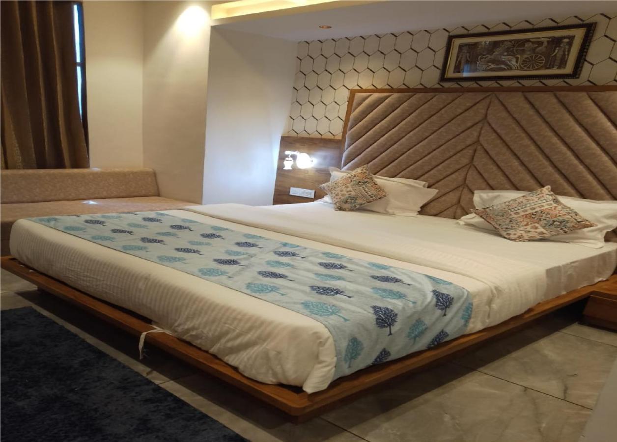 Hotel Lotus Villa Ахмедабад Екстер'єр фото
